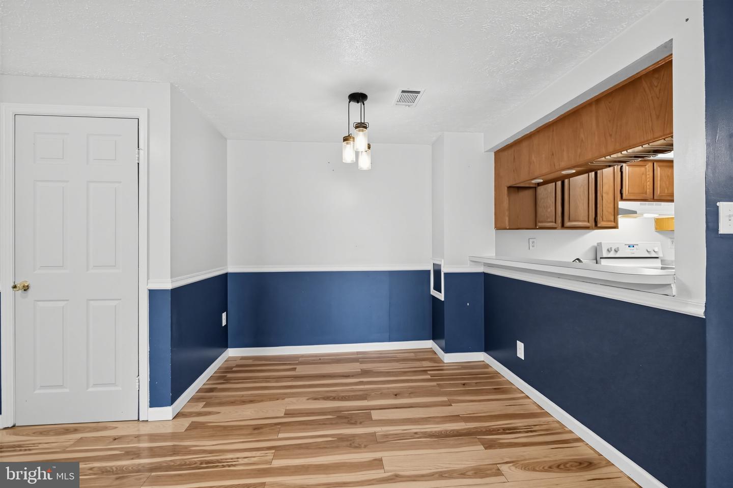 803 Stratford Way #b Property Photo 8