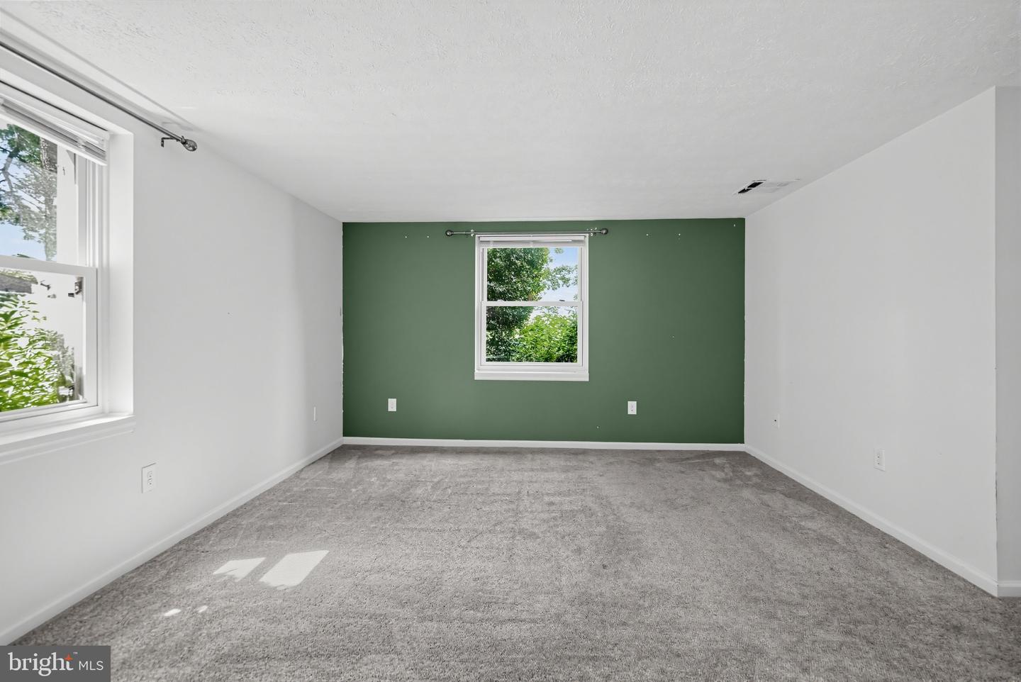 803 Stratford Way #b Property Photo 13