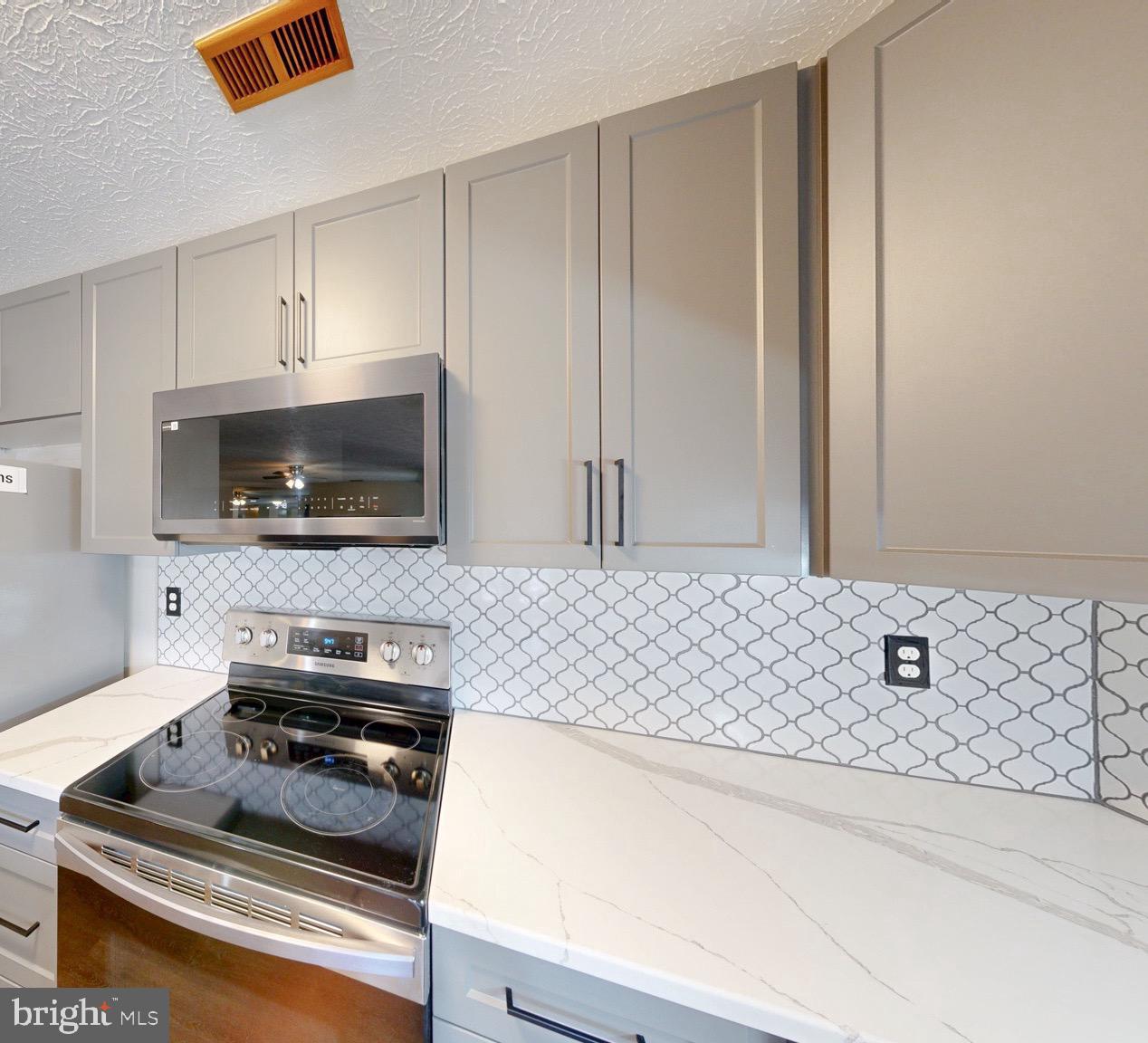 2106 Whitehall Rd #1b Property Photo 3