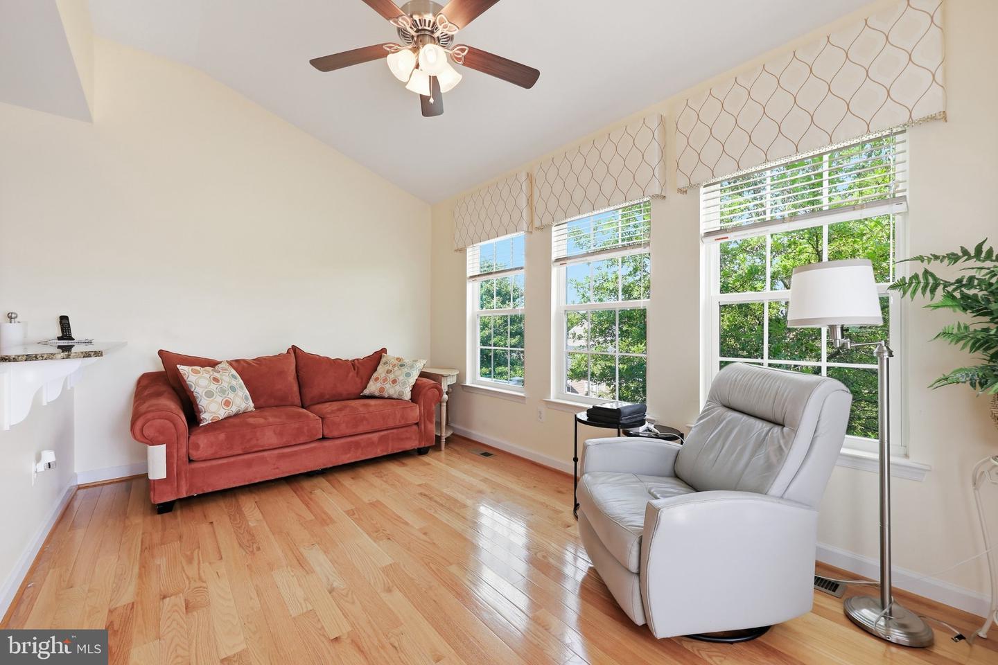 10545 Edwardian Ln Property Photo 3