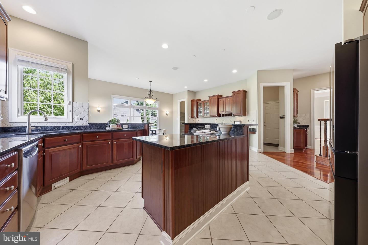 6248 Jefferson Blvd Property Photo 15