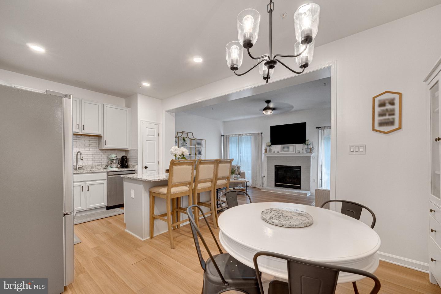 6011 Newport Ln Property Photo 3