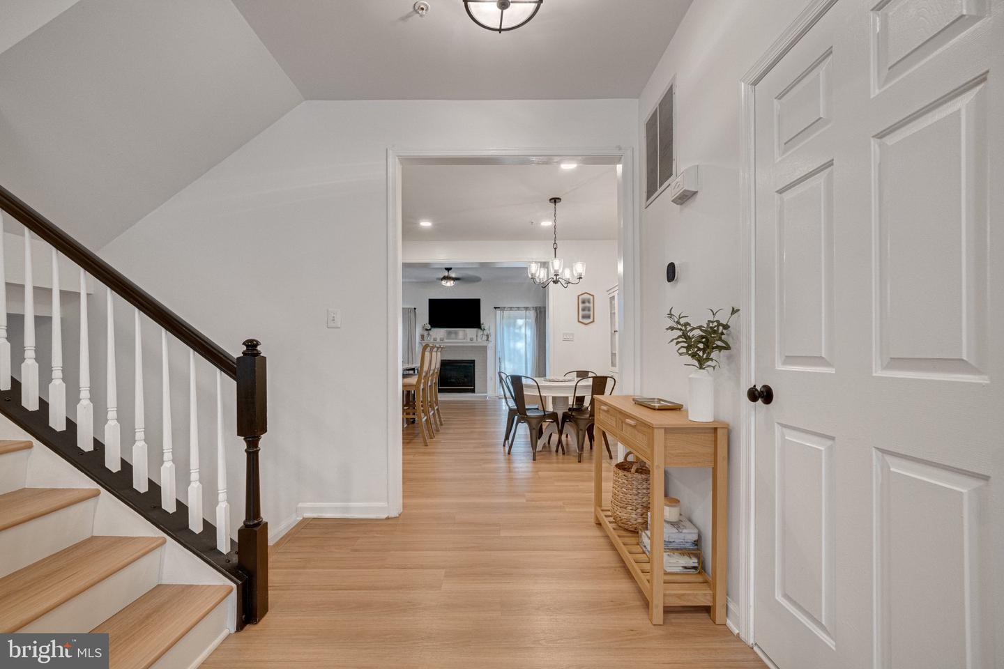 6011 Newport Ln Property Photo 9