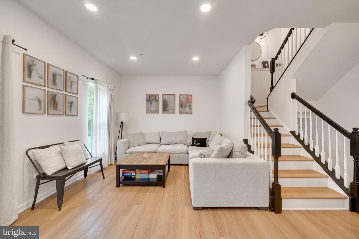 6011 Newport Ln Property Photo 11
