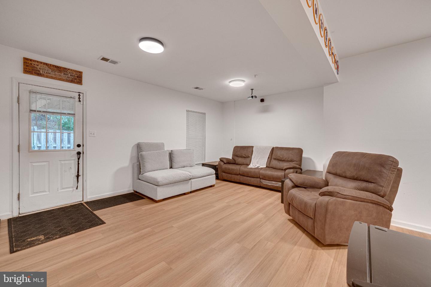 6011 Newport Ln Property Photo 25
