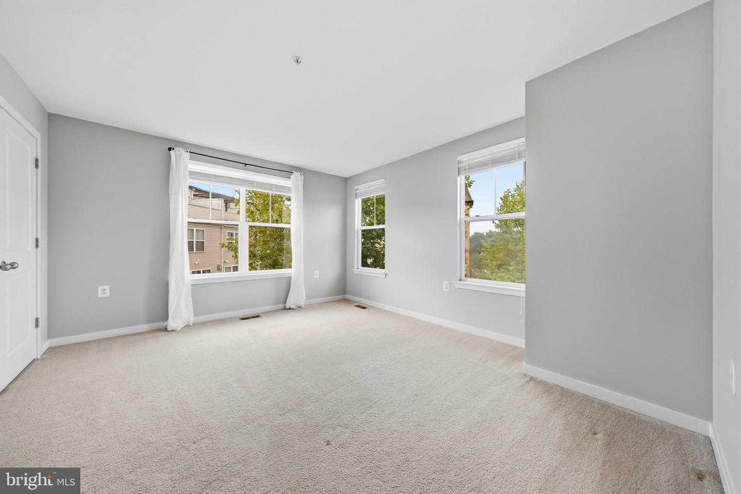 1402 Wheyfield Dr Property Photo 18