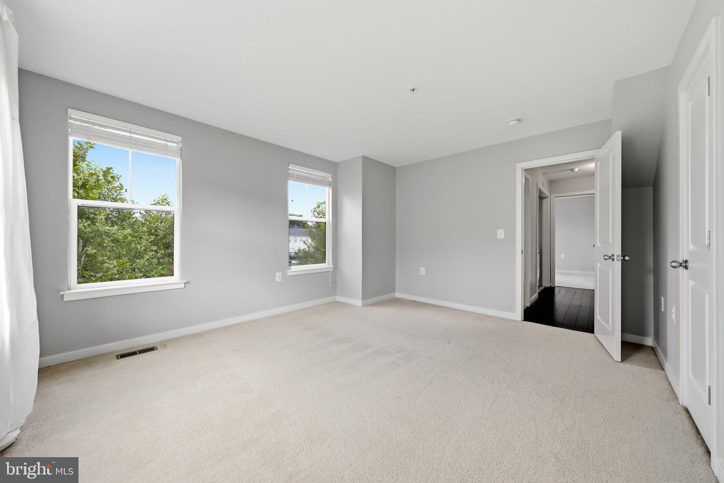 1402 Wheyfield Dr Property Photo 20