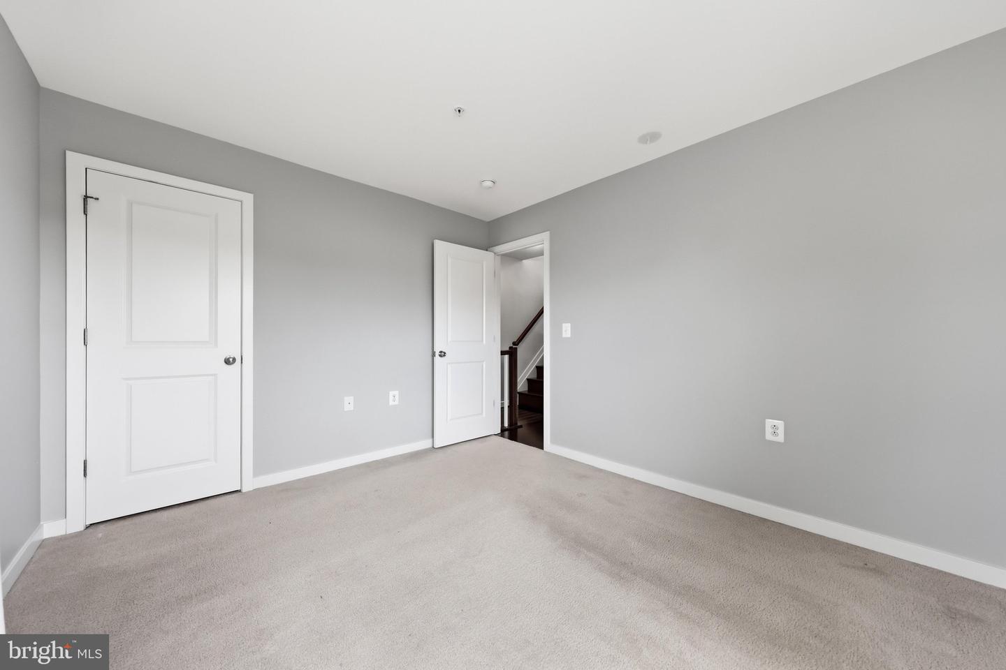 1402 Wheyfield Dr Property Photo 23