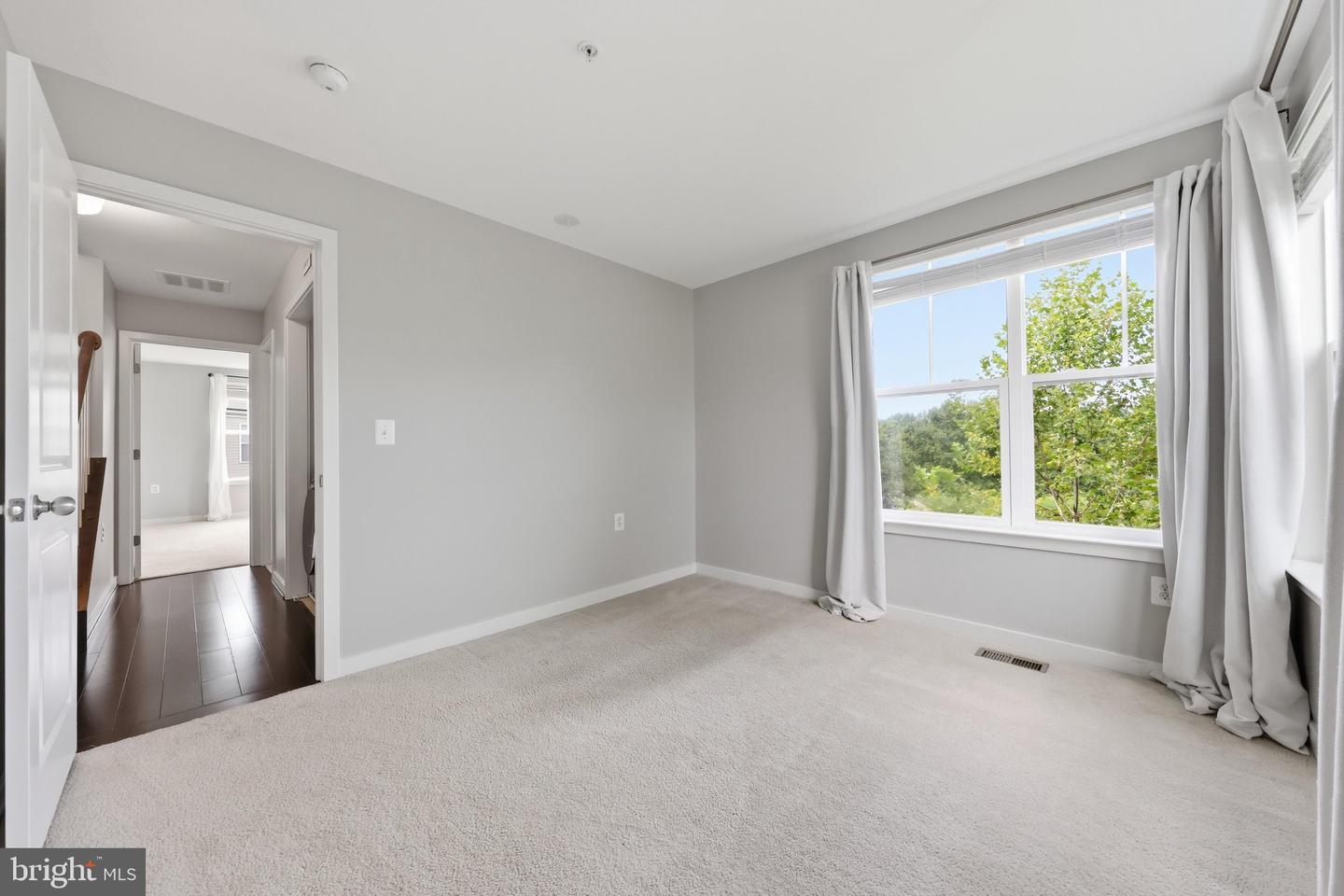 1402 Wheyfield Dr Property Photo 24