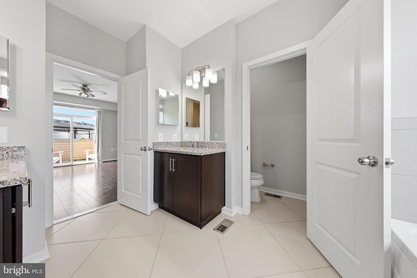 1402 Wheyfield Dr Property Photo 35