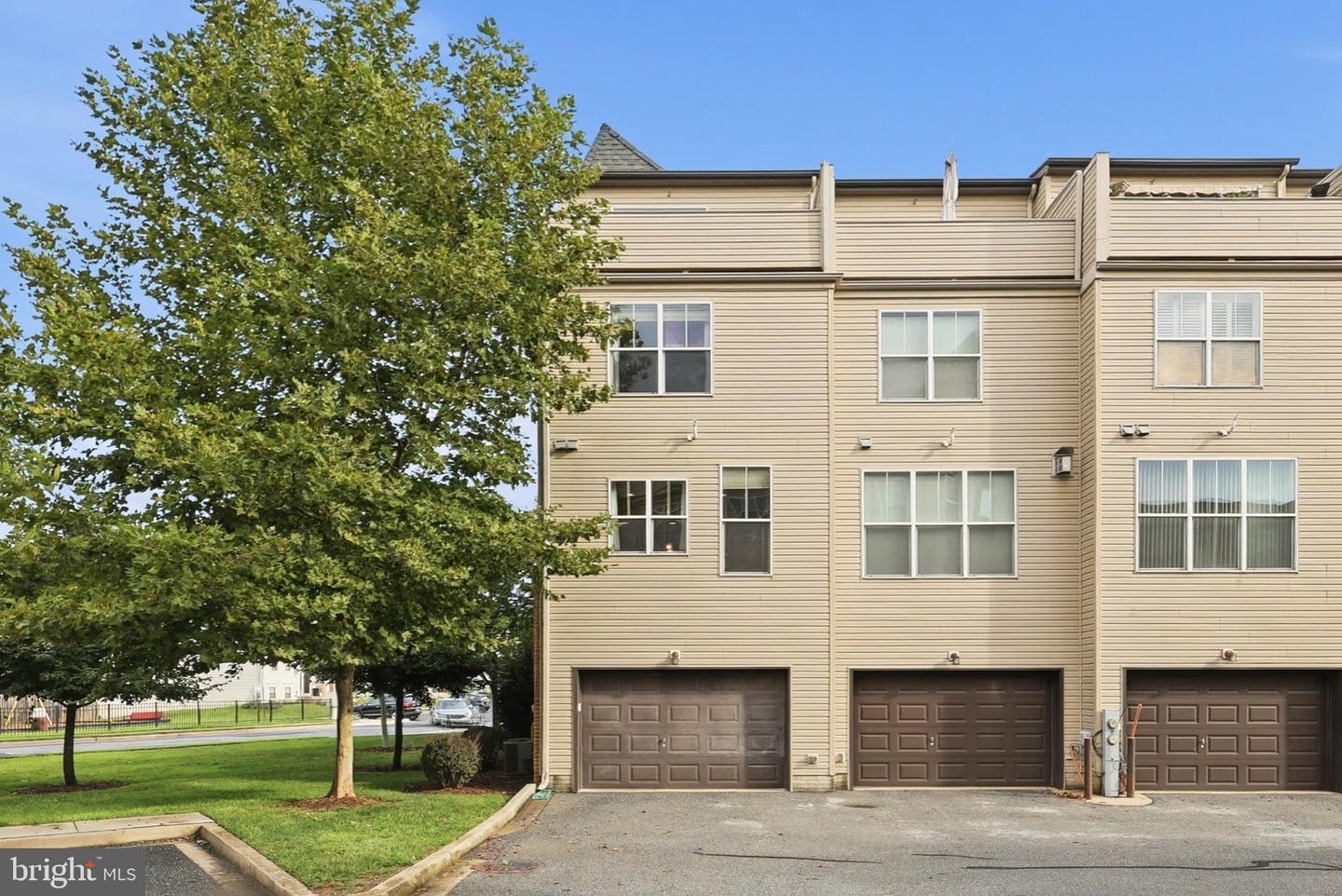 1402 Wheyfield Dr Property Photo 40
