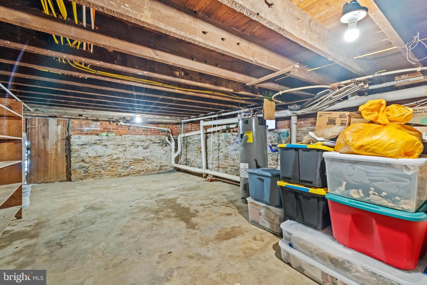 336 E 3rd St Property Photo 28