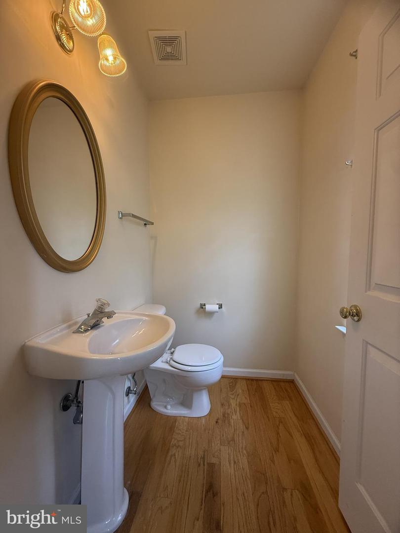 549 Eisenhower Dr Property Photo 14