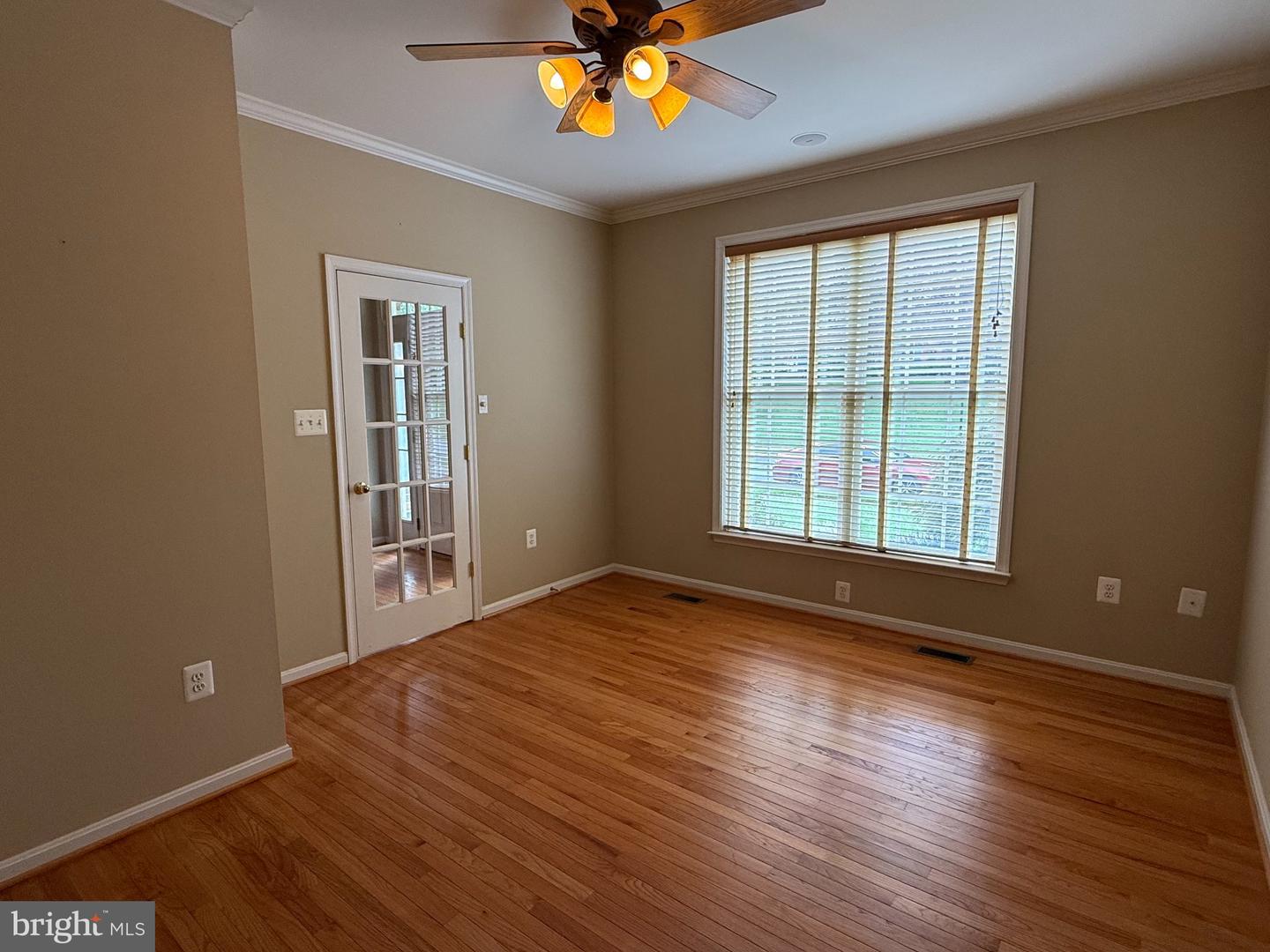 2242 W Greenleaf Dr W Property Photo 4