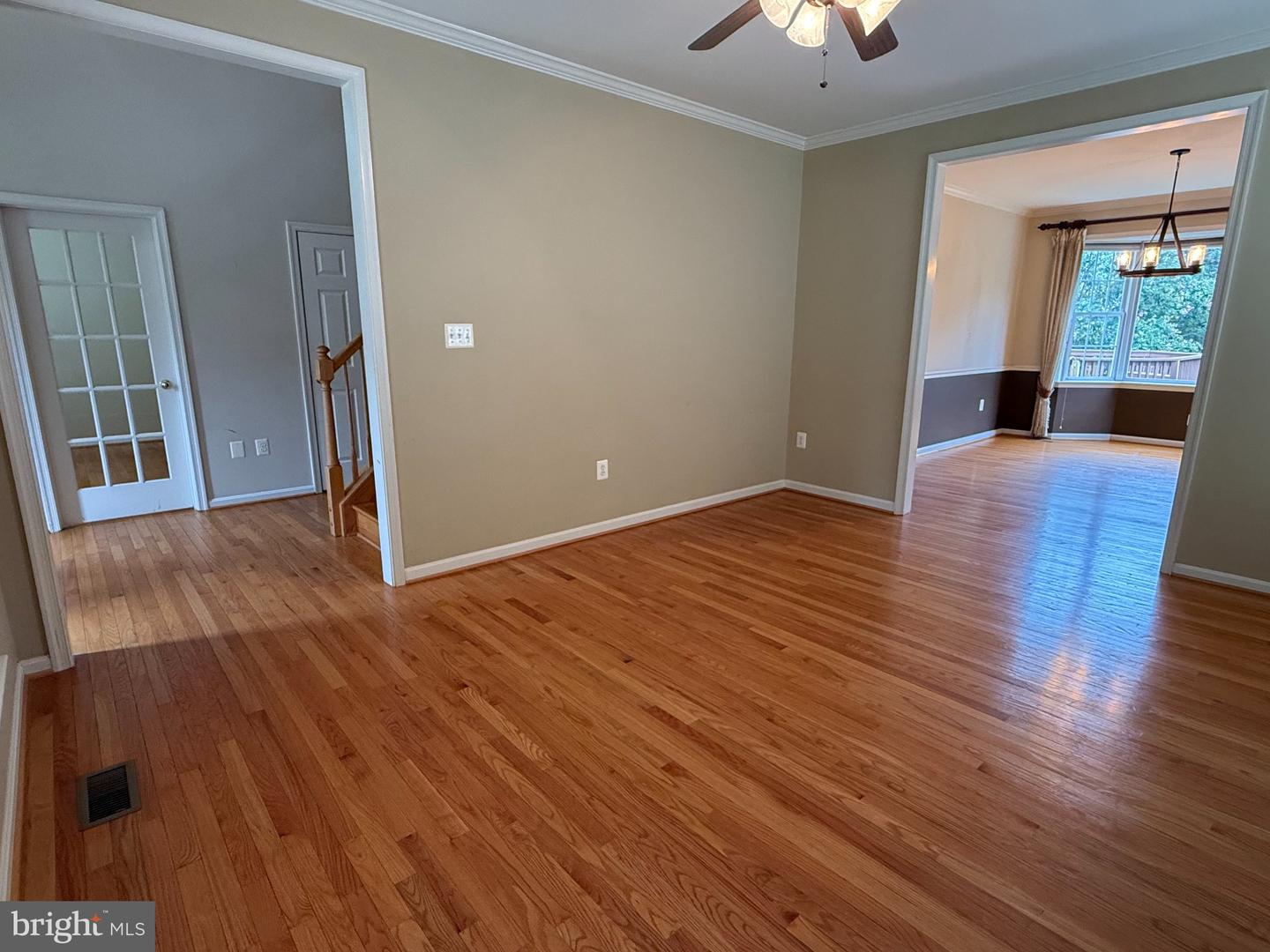 2242 W Greenleaf Dr W Property Photo 6