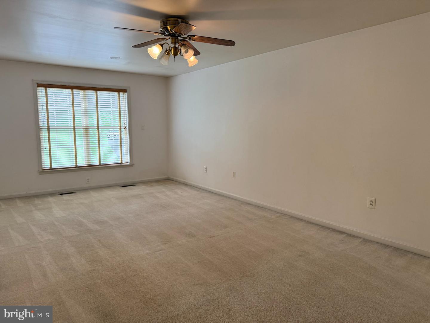2242 W Greenleaf Dr W Property Photo 26