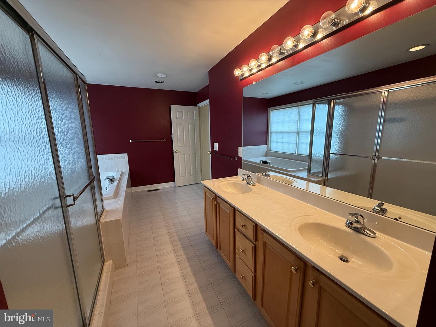 2242 W Greenleaf Dr W Property Photo 30