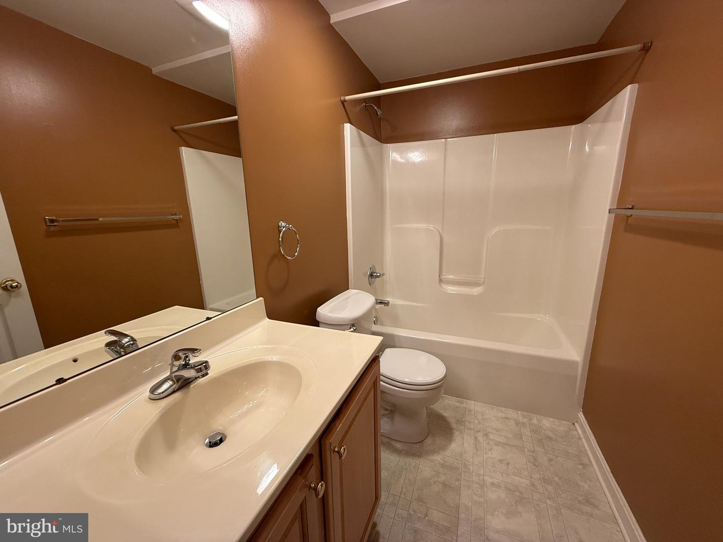 2242 W Greenleaf Dr W Property Photo 36