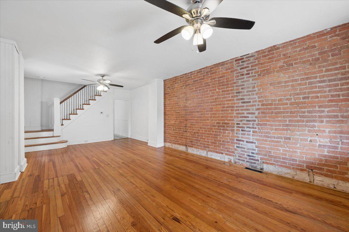 346 Madison St Property Photo 4
