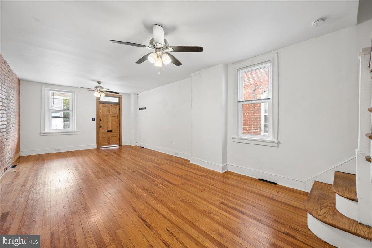 346 Madison St Property Photo 6