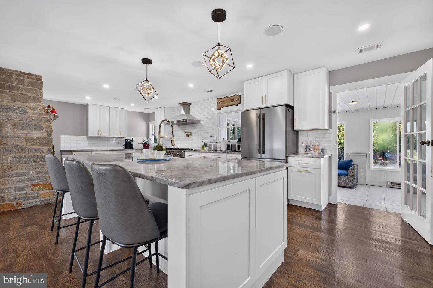 8001 MILLS MANOR CT