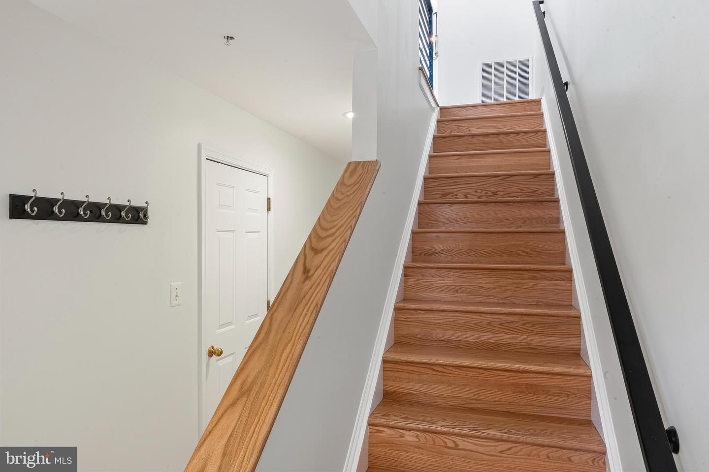 1013 Collindale Ave Property Photo 6
