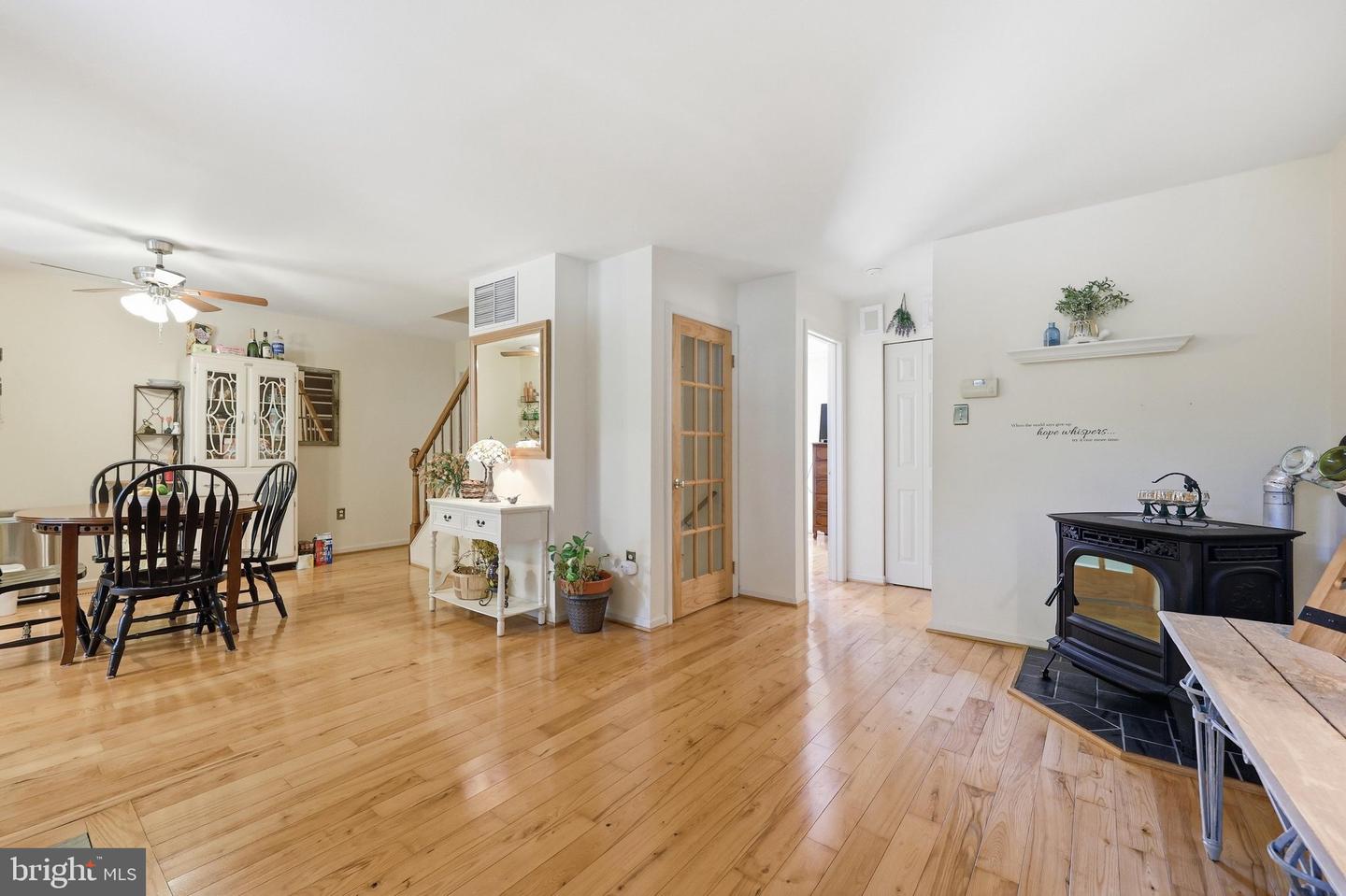 6582 Hemlock Point Rd Property Photo 8