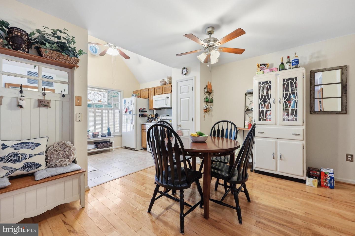 6582 Hemlock Point Rd Property Photo 10