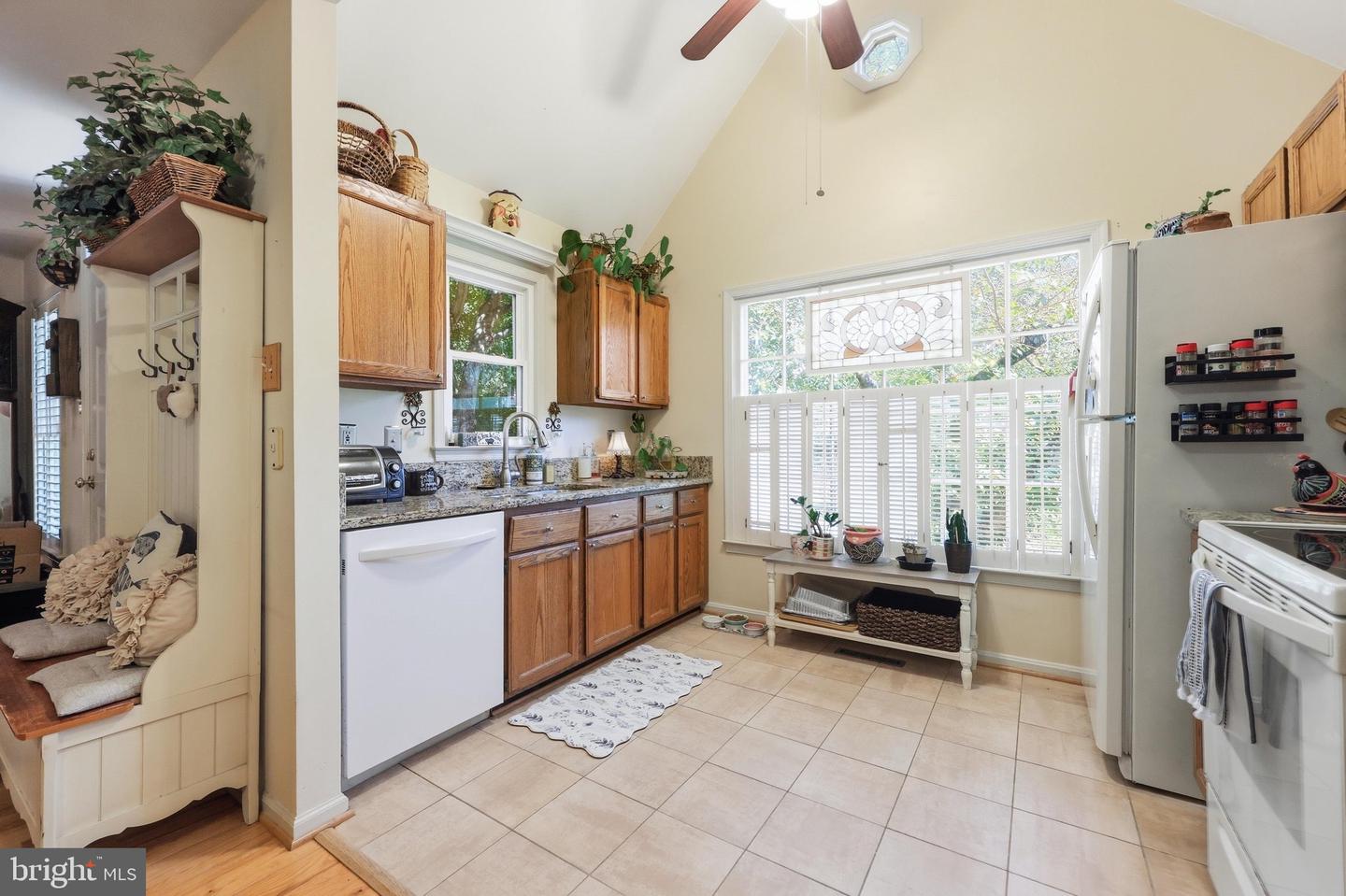6582 Hemlock Point Rd Property Photo 14