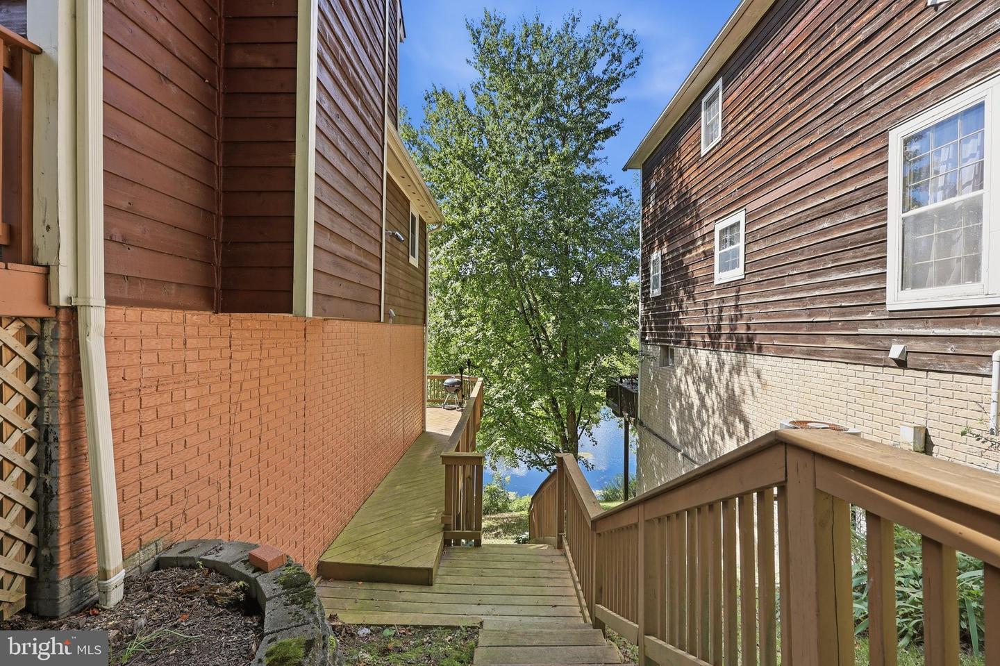 6582 Hemlock Point Rd Property Photo 44