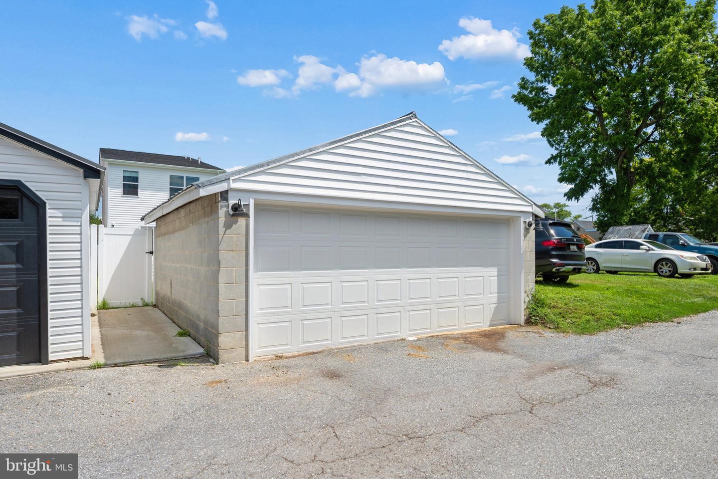 328-a Madison St Property Photo 57