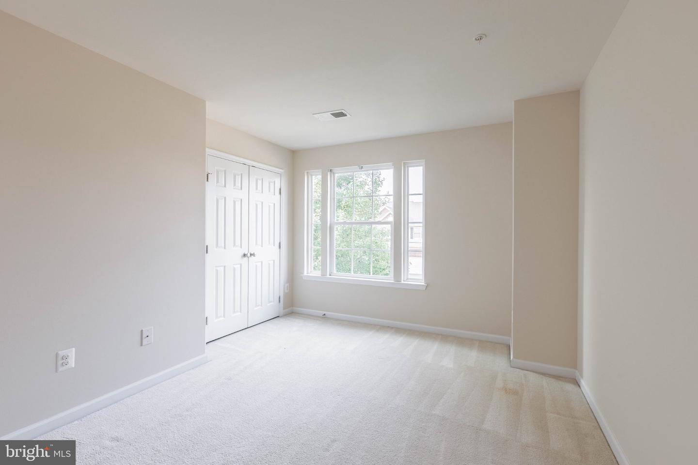 122 Sunlight Ct Property Photo 24