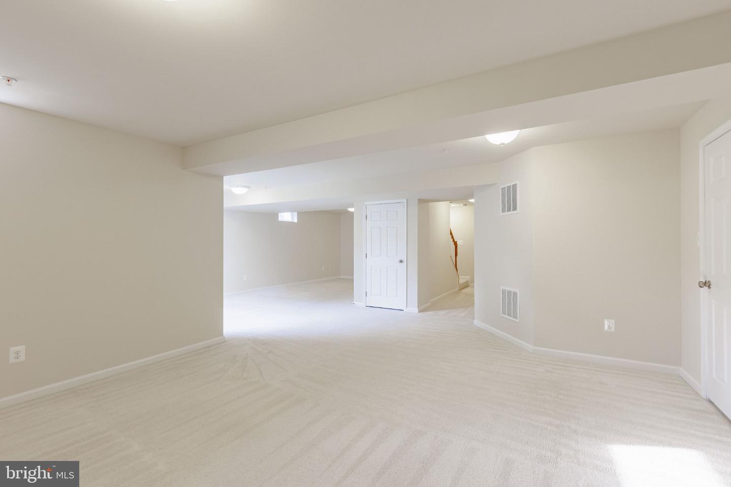122 Sunlight Ct Property Photo 33