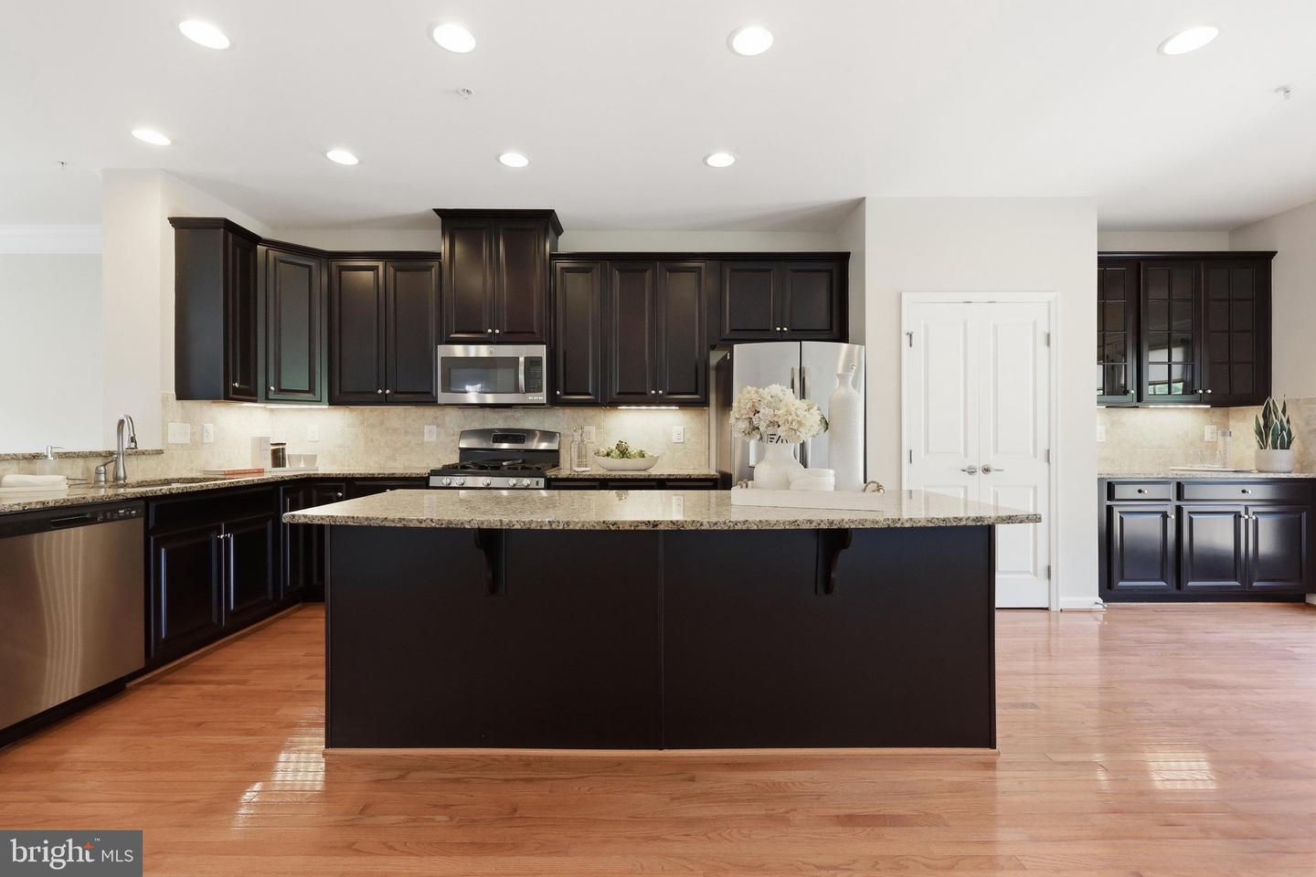 9171 Landon House Ln Property Photo 12