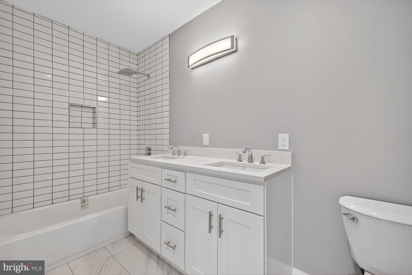 401 Linden Ave Property Photo 22