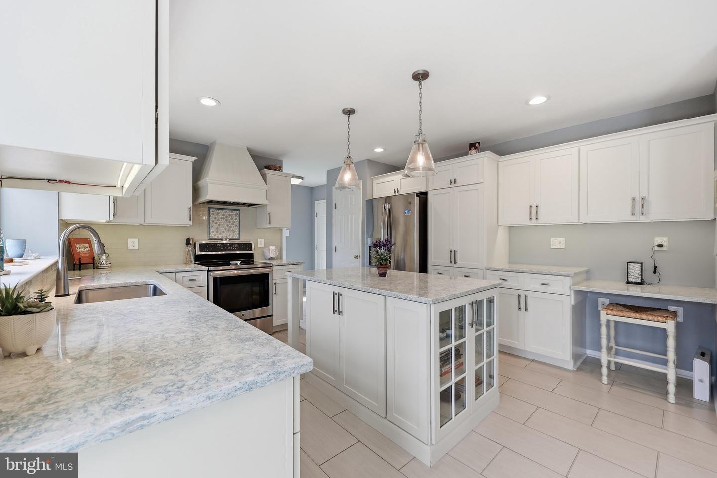 6913 Sovereign Pl Property Photo 11