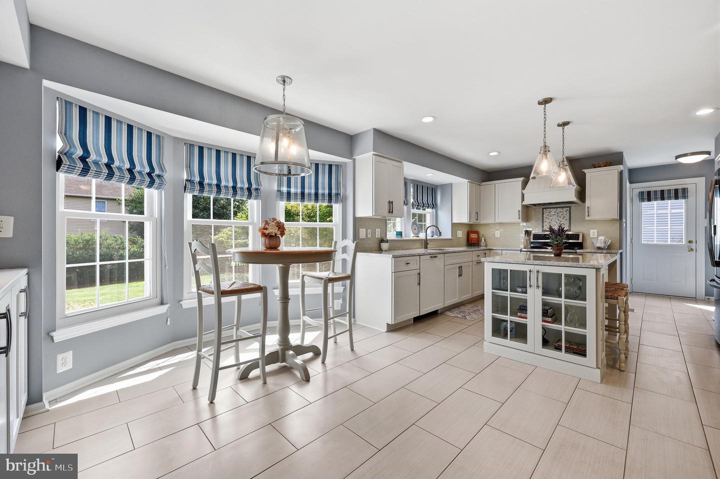 6913 Sovereign Pl Property Photo 17