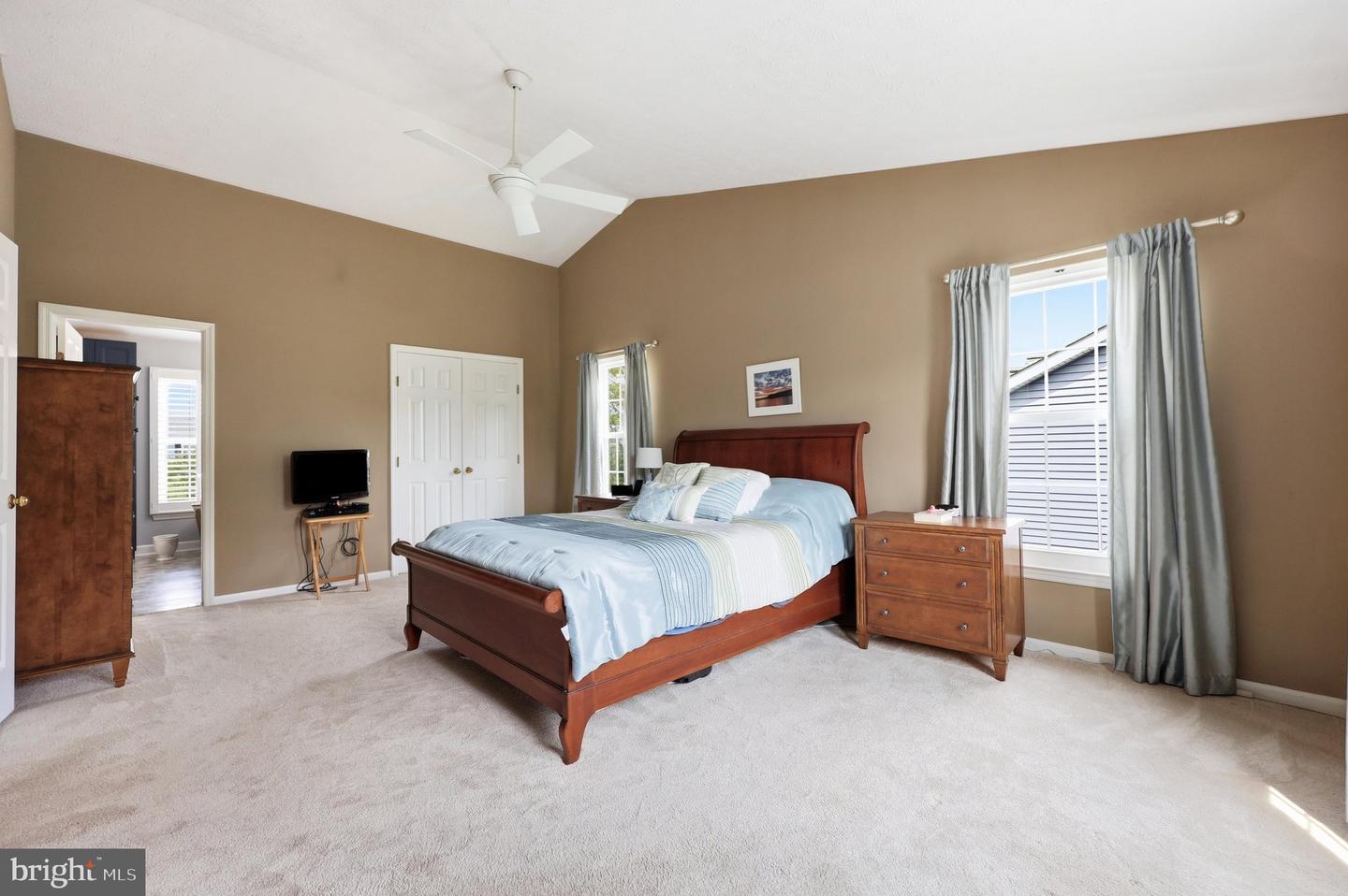 6913 Sovereign Pl Property Photo 36