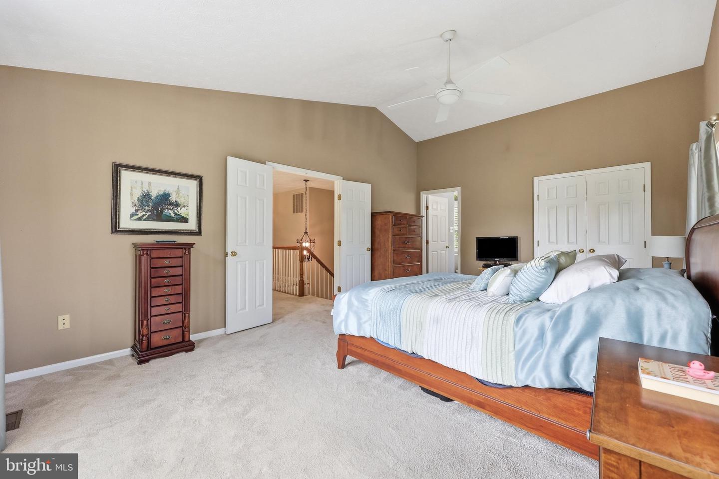 6913 Sovereign Pl Property Photo 37