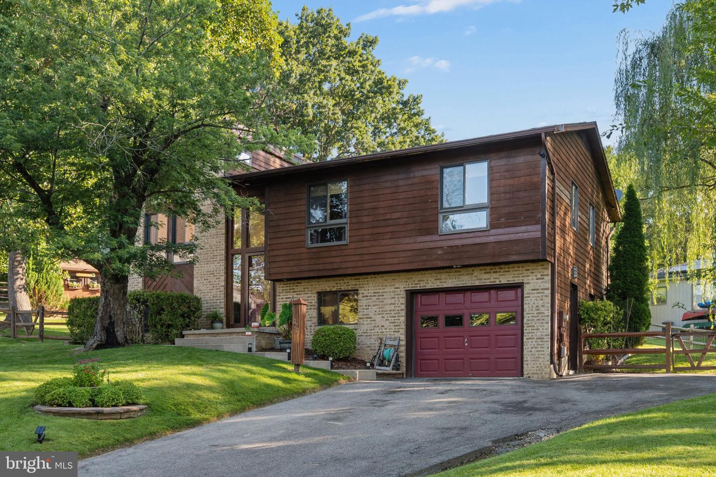10206 Ladoga Pl Property Photo 1