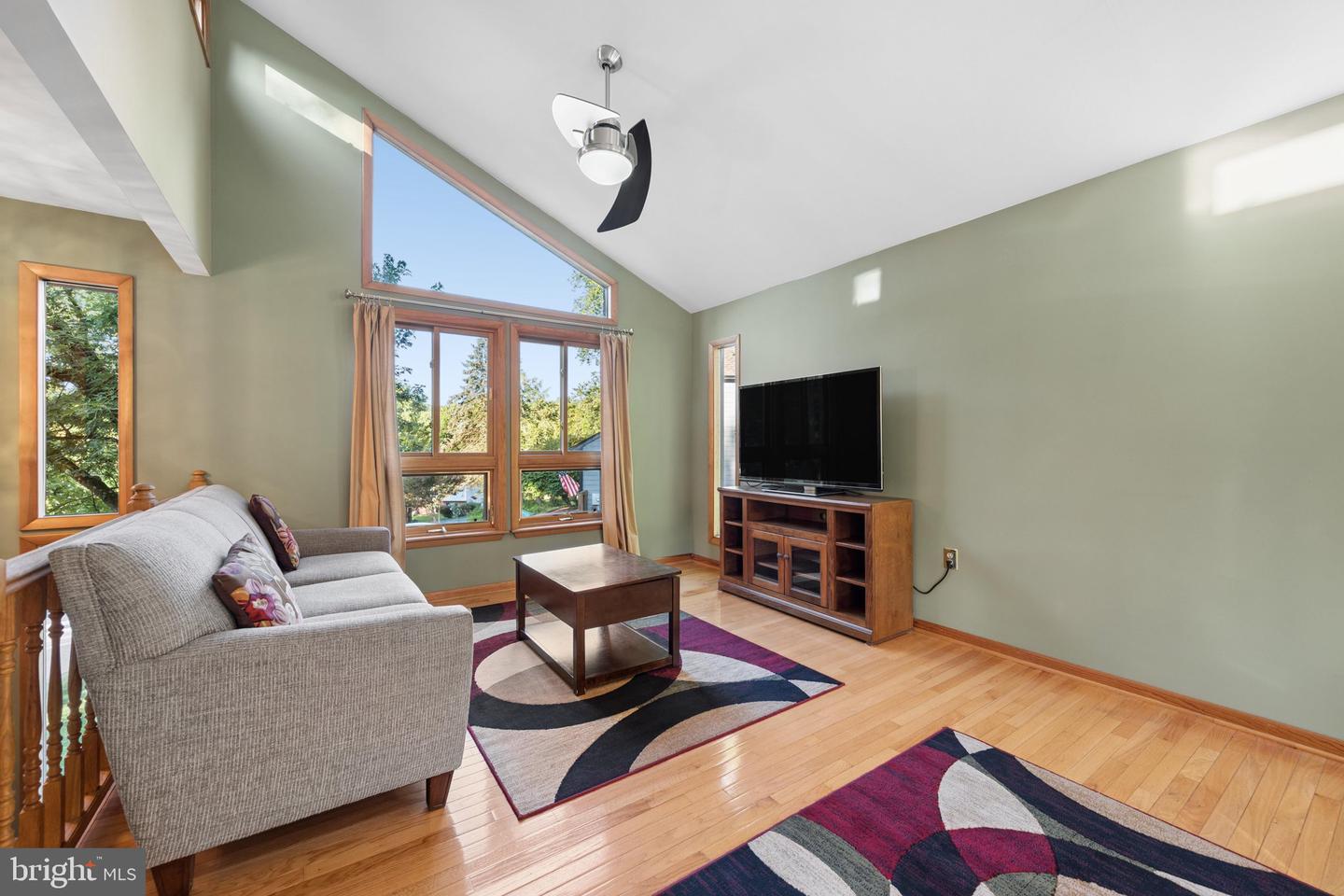 10206 Ladoga Pl Property Photo 6