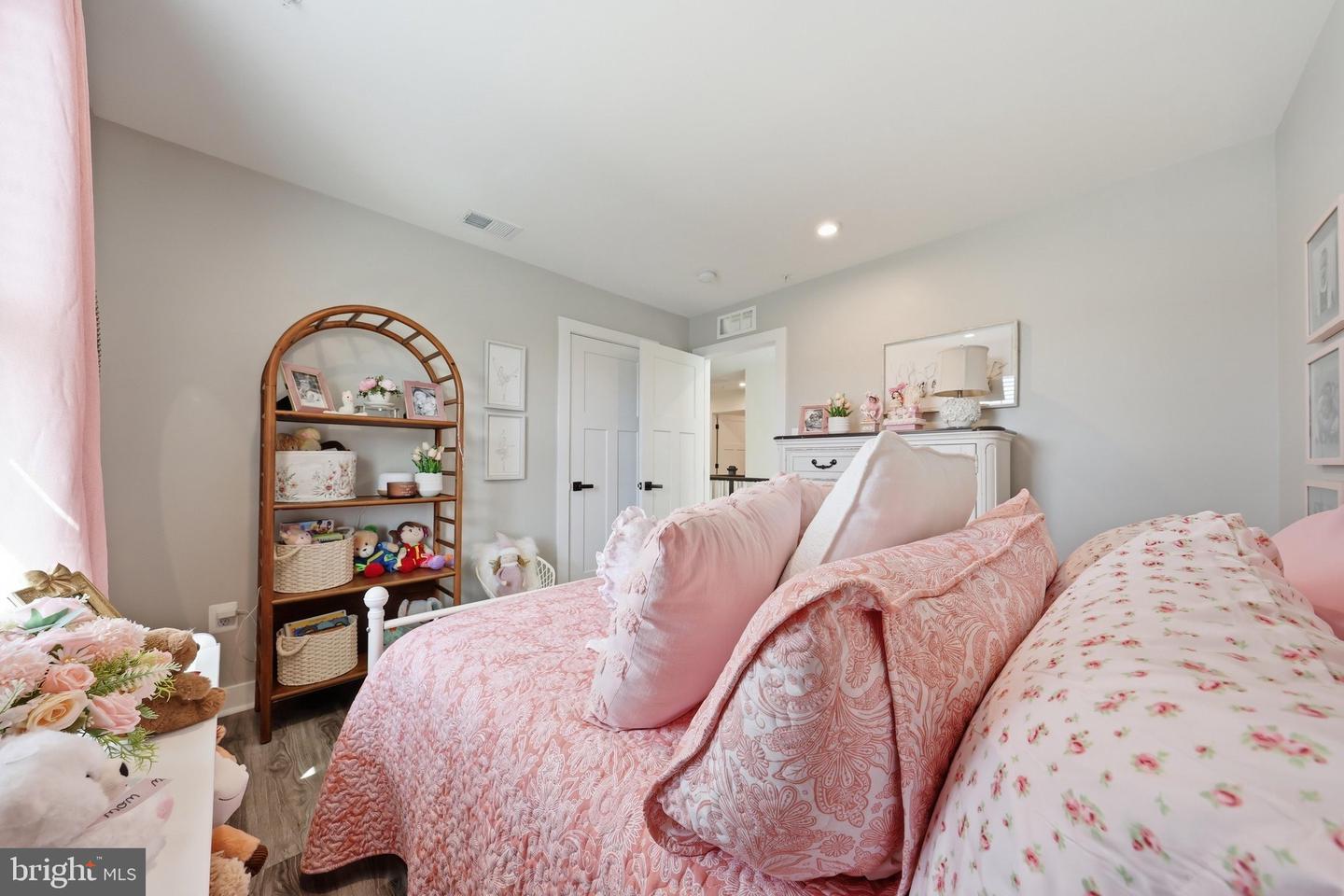5325 Striped Maple St Property Photo 28