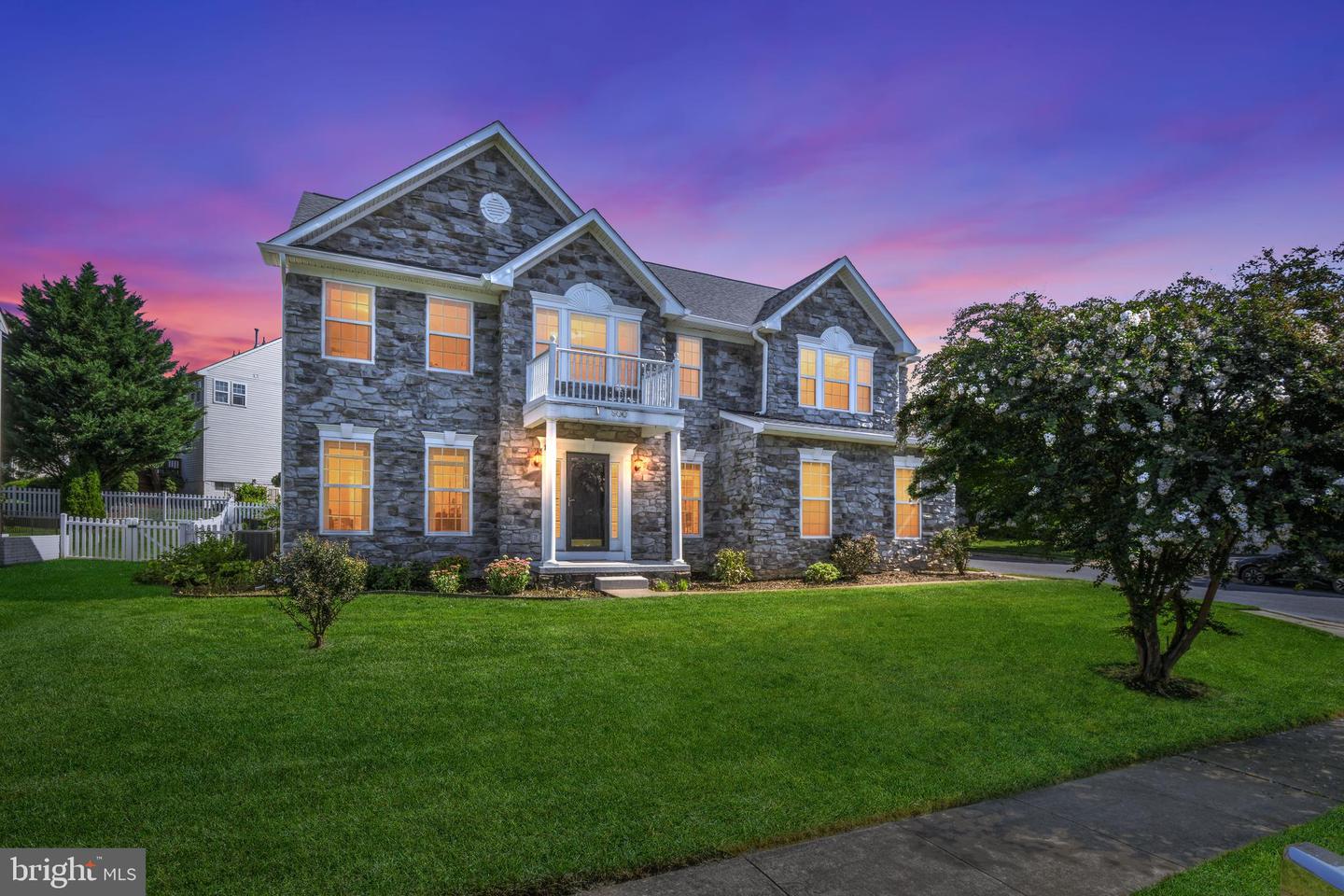 800 AZTEC DR
