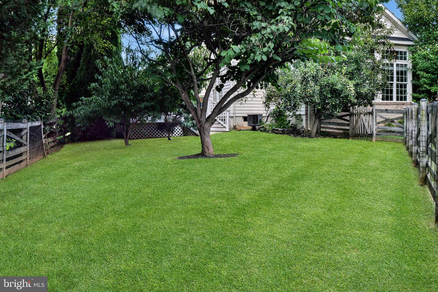 3775 Spicebush Dr Property Photo 2
