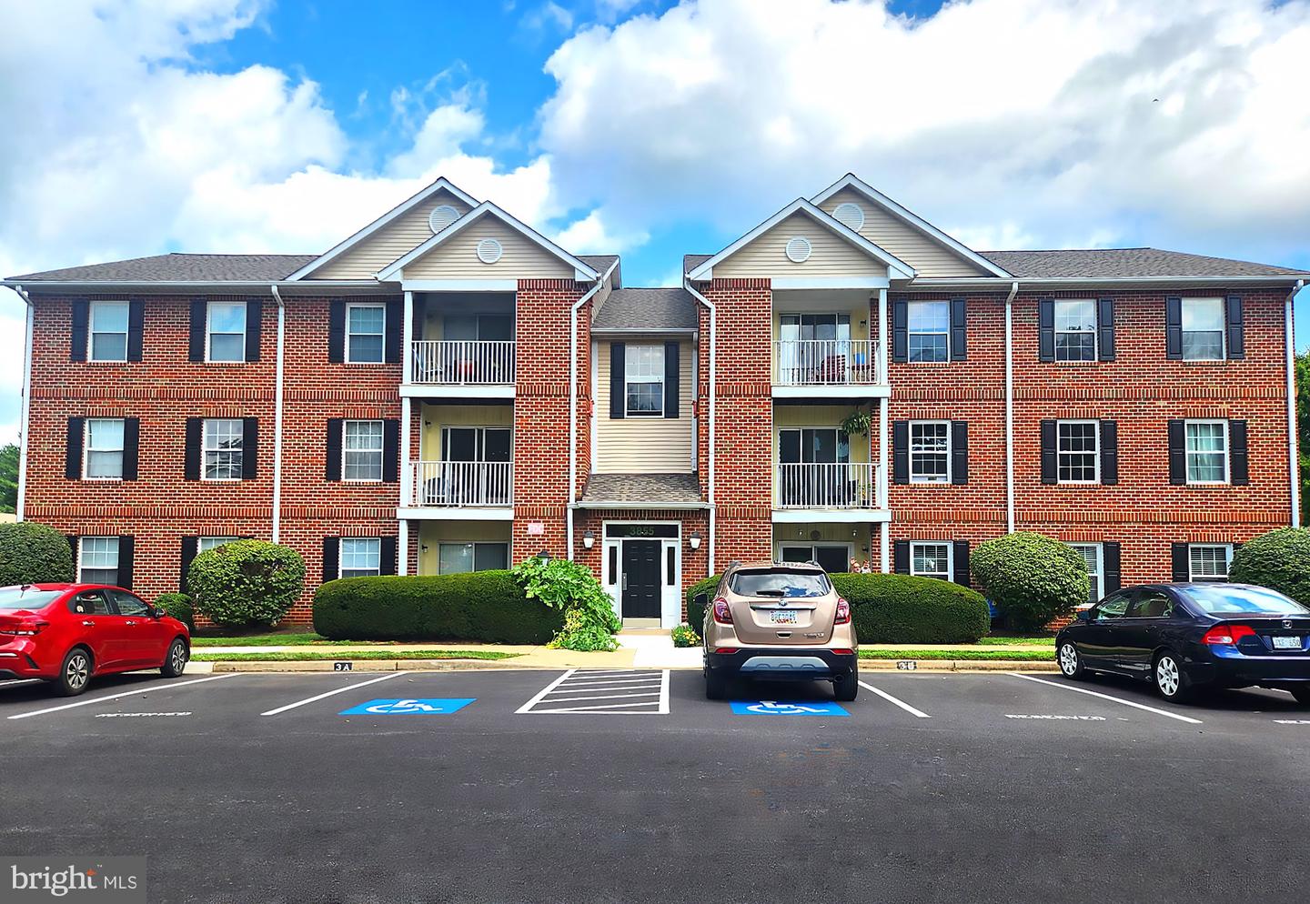 3855 SHADYWOOD DR #1D