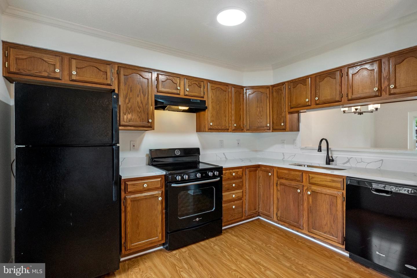 510 Hollyberry Way Property Photo 8