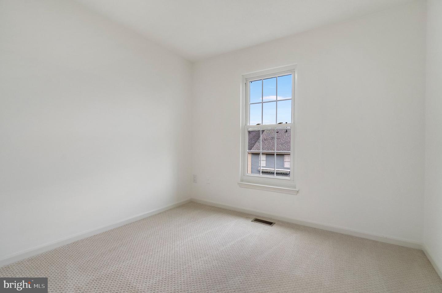 510 Hollyberry Way Property Photo 17
