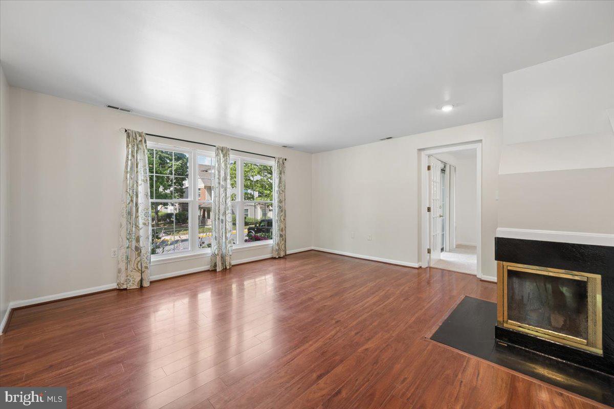 2611 Warren Way #4 1 Property Photo 5