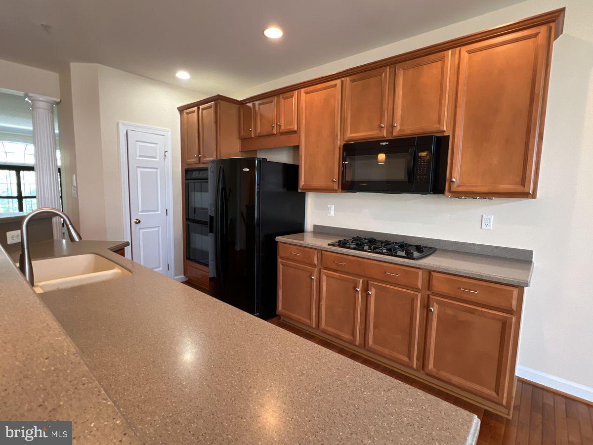 3922 Shawfield Ln Property Photo 8
