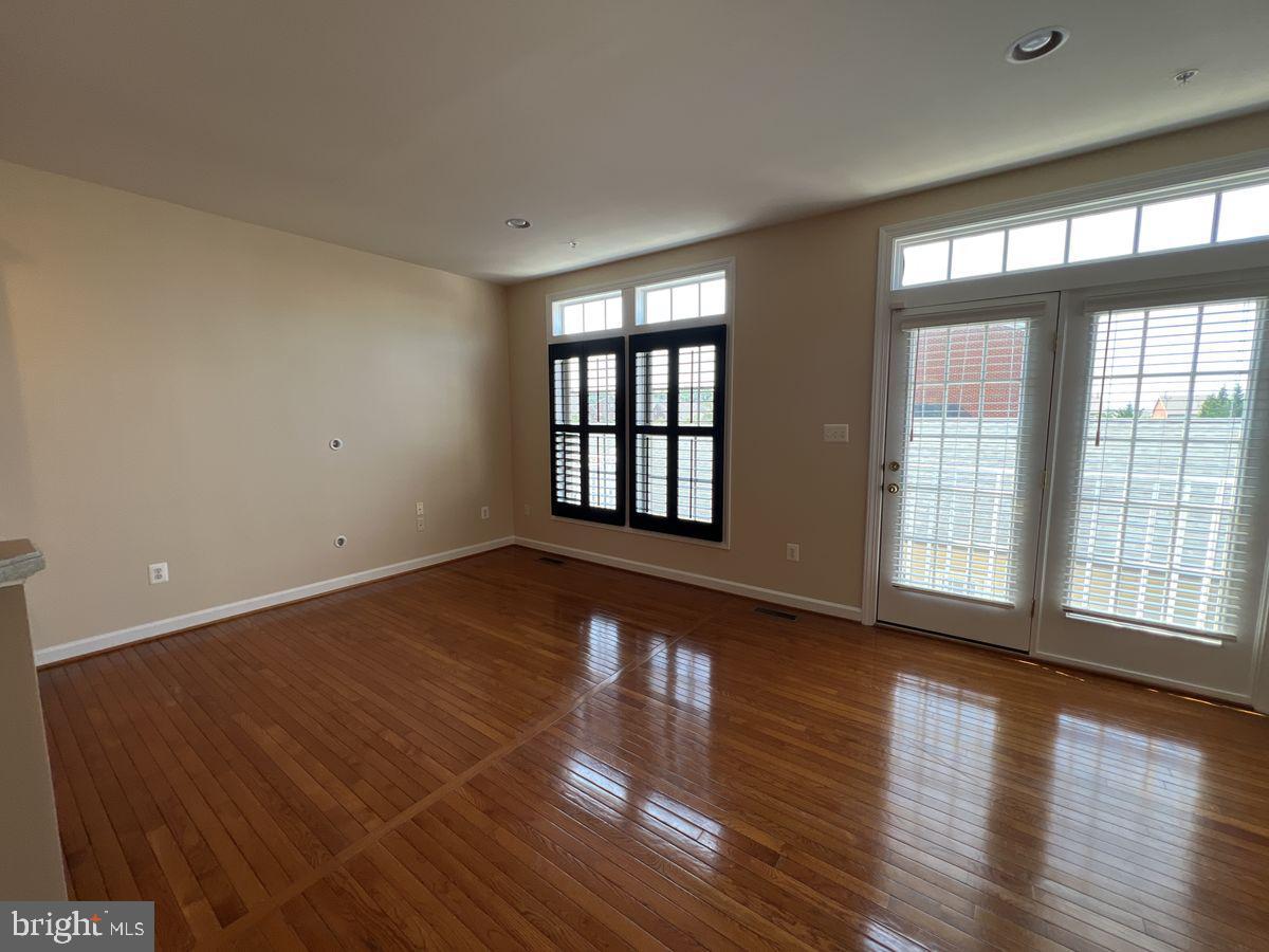 3922 Shawfield Ln Property Photo 12